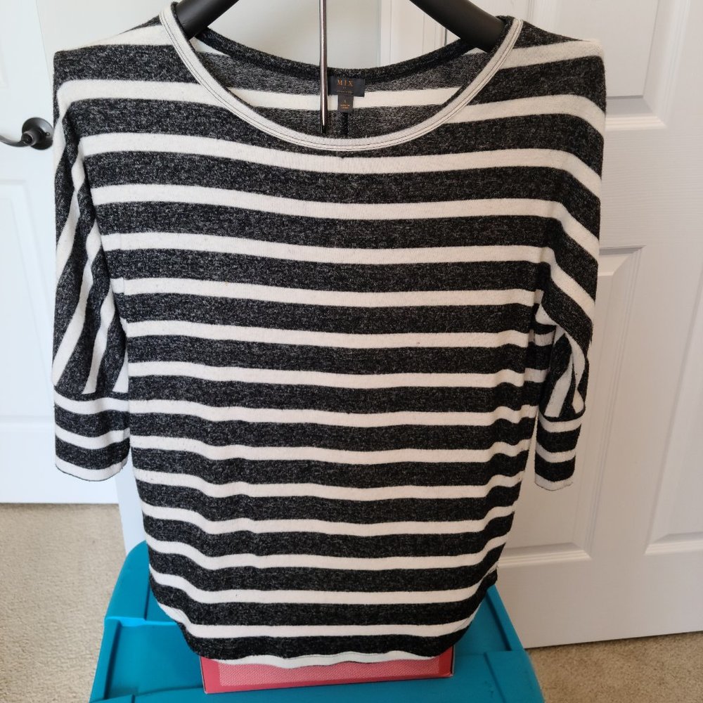 Black and White 3/4 Sleeve Sweater